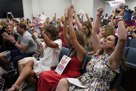 Signs return to Tennessee statehouse grounds after judge blocks new House GOP rule